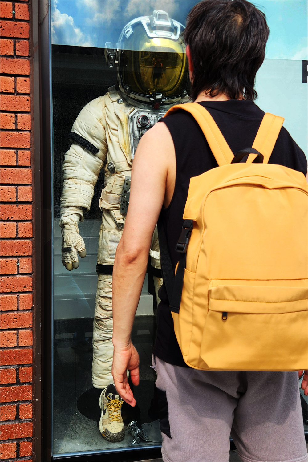 KIIRO is a bright yellow backpack designed for everyday use, short getaways, or heading back to school. Its compact size makes it perfect for carrying just the essentials, while the bold color and unique design help you stand out in any crowd.