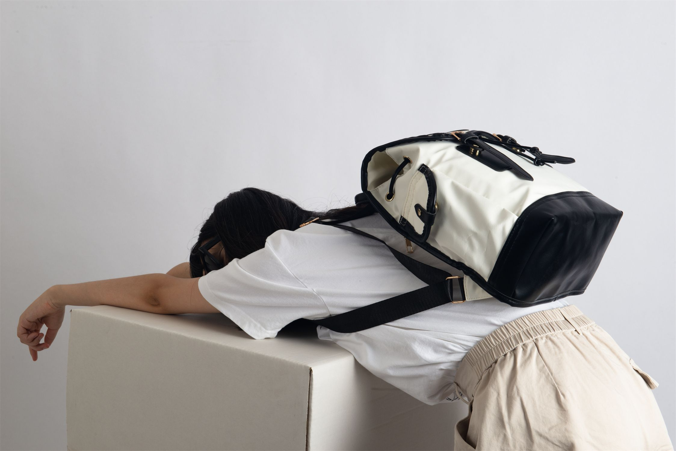 COCO blends British sophistication with Japanese minimalism in a vintage-style backpack perfect for work or school. Crafted from soft, smooth, and durable materials, it comfortably fits a 13.3'' laptop along with your everyday essentials—offering both elegance and practicality.