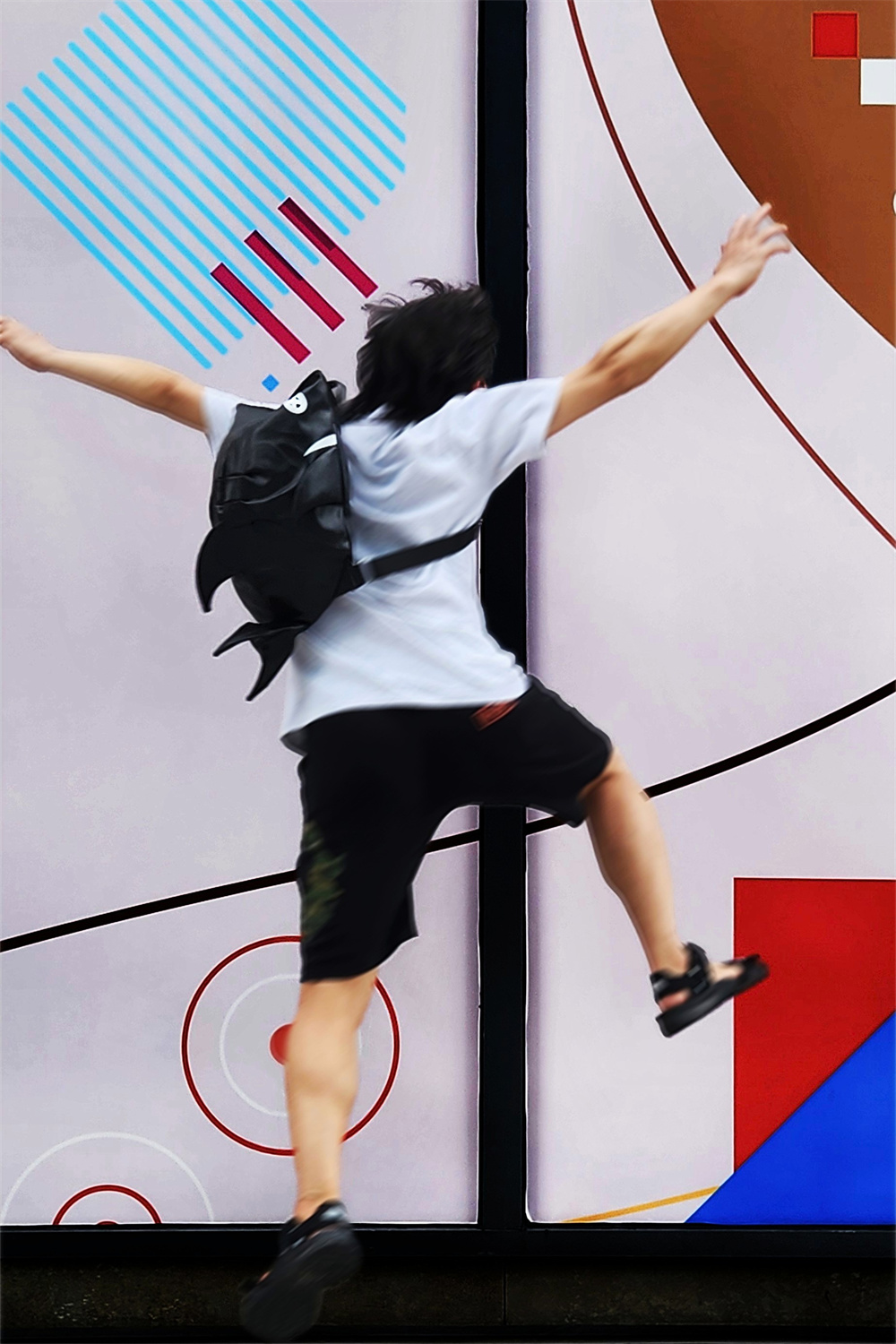 Make a bold statement with the SHARK-SAN backpack. Featuring a striking shark-inspired design and crafted from lightweight, waterproof material, this compact bag offers just enough room for your phone, wallet, and a small water bottle—perfect for casual meetups and stylish adventures.