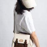 RETORO is a small vintage-inspired backpack that combines nostalgic charm with everyday functionality. Ideal for casual outings, it’s lightweight, stylish, and fits your daily essentials perfectly—great for students, travelers, and café lovers alike.